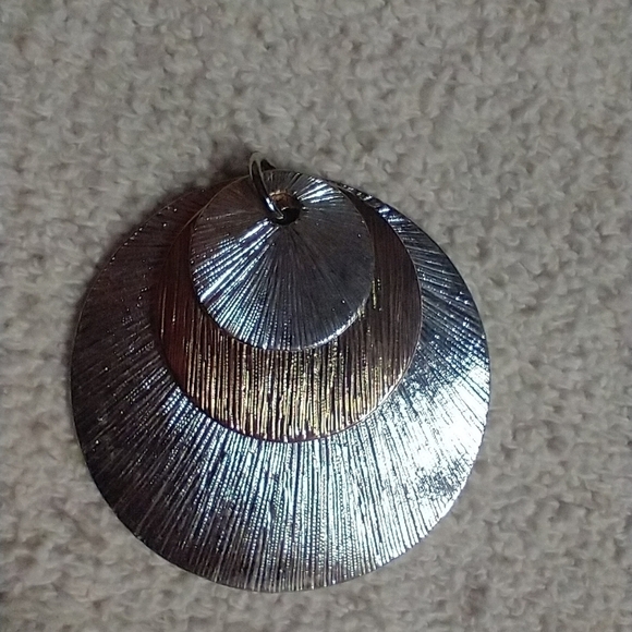 Large goldtone silvertone two-tone 3 piece round pendant - Picture 1 of 4